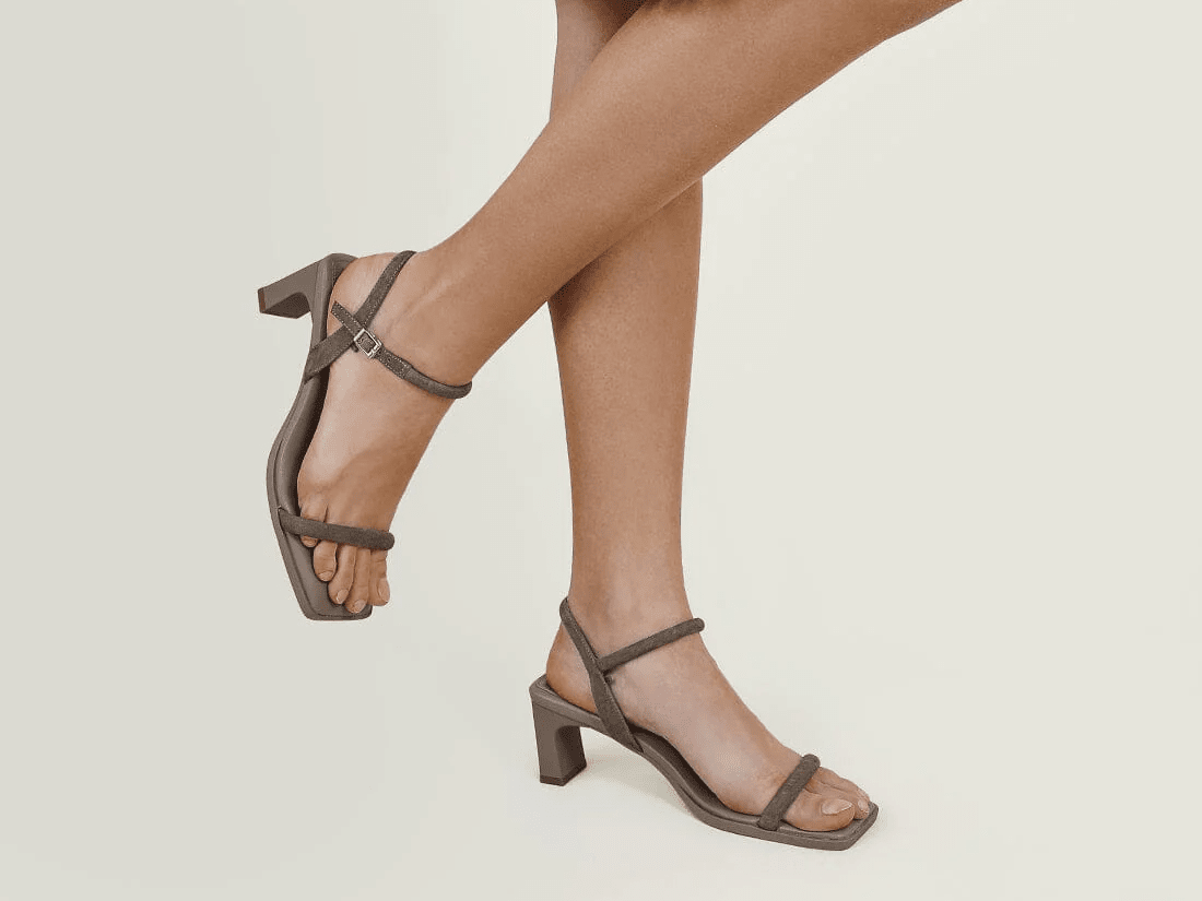 Women's Sandals: Size, Fit, and Style Guide - 7or9