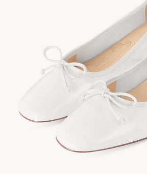 Milk Roll Air-touch Foam Round-toe white Ballet Shoes with bow