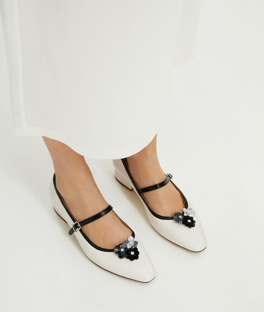 Sequin Flower Buckle - Black