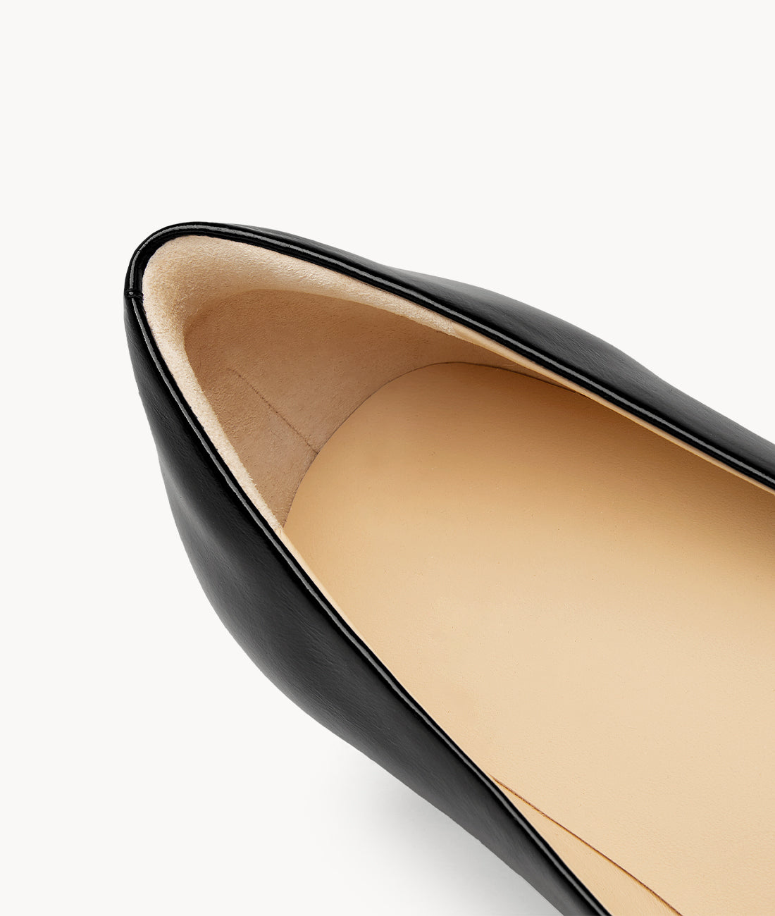 Black Angelica Pump