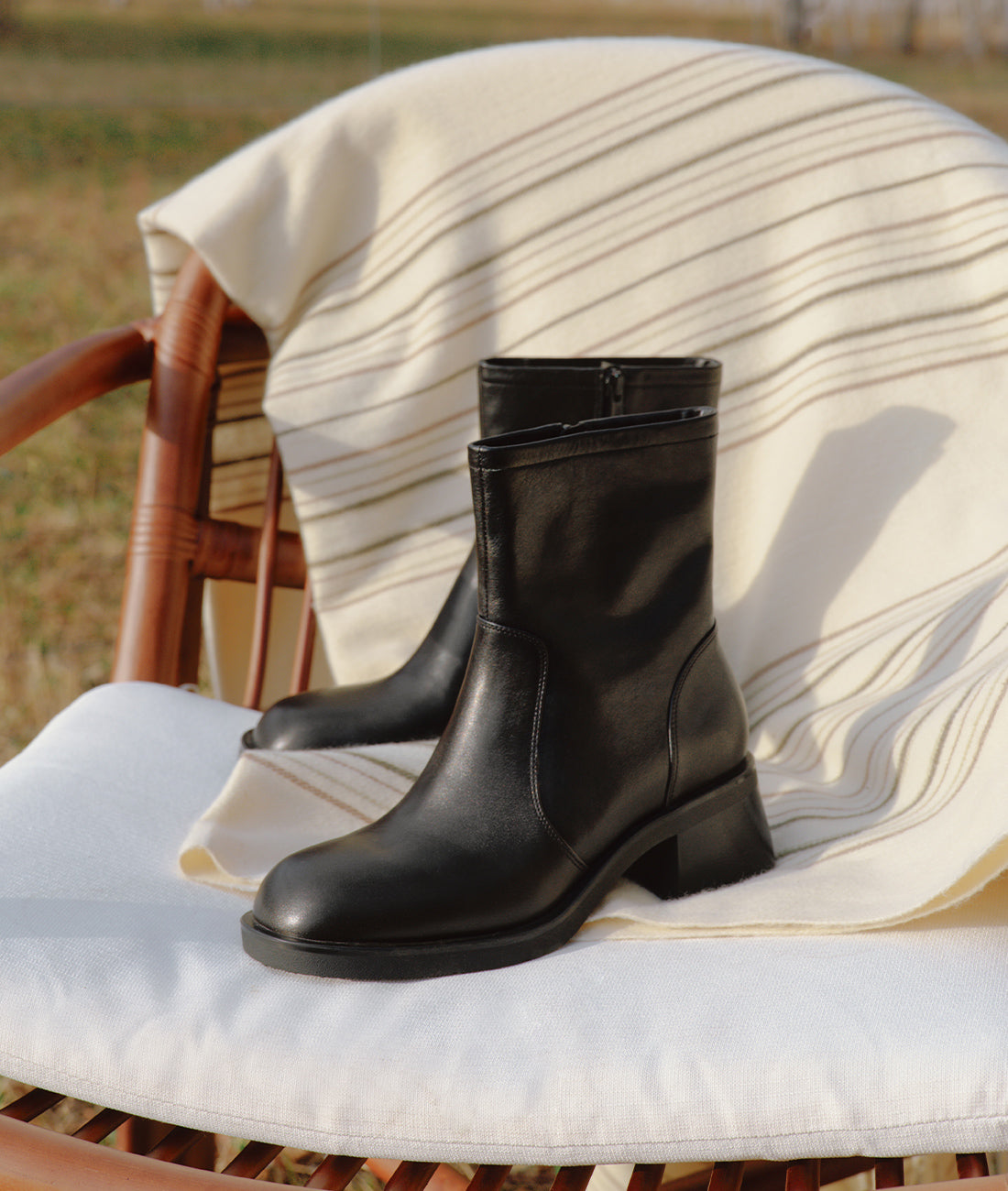 Black Pearl French Cheese Air-touch Foam Boot