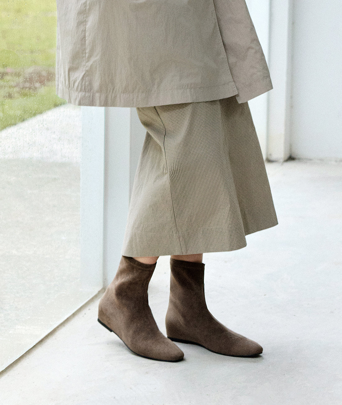 Air-touch Foam Boots | Stretch Velvet Ruby Tea Boot with square-toe ...